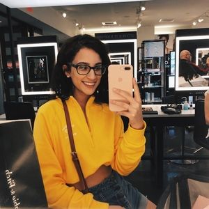 Meet your Posher, Andrea